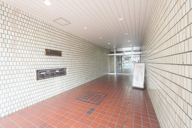 東武鶴瀬西口サンライトマンション エントランス