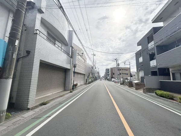 北西側前面道路