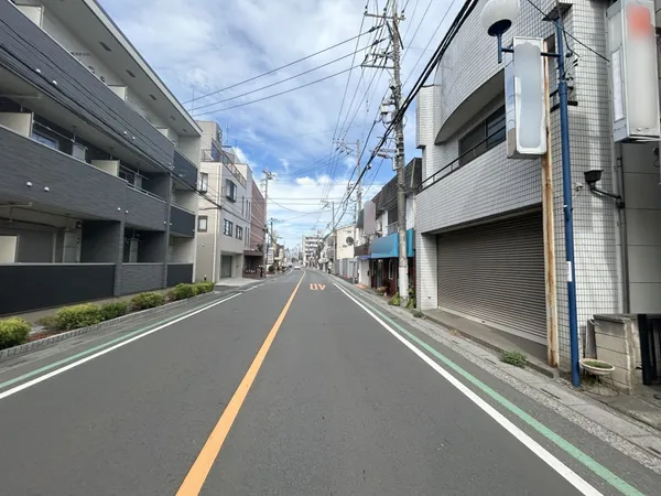 北西側前面道路