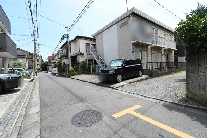 前面道路（南西・北西側）