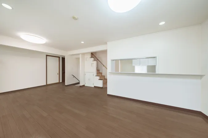 リビング※画像は実際の室内写真および間取り図をもとに、CGにて再現した「空室リフォームイメージ」であり、実際とは多少異なります。