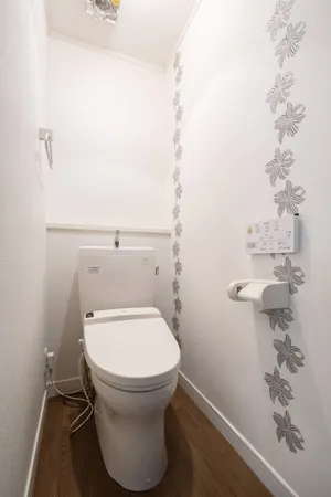 2Fトイレ※画像は実際の室内写真および間取り図をもとに、CGにて再現した「空室リフォームイメージ」であり、実際とは多少異なります。