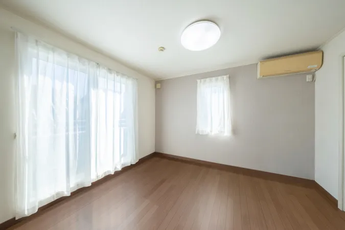 3F洋室約7.5帖※画像は実際の室内写真および間取り図をもとに、CGにて再現した「空室リフォームイメージ」であり、実際とは多少異なります。