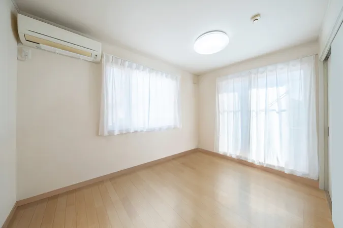 3F洋室約5.6帖※画像は実際の室内写真および間取り図をもとに、CGにて再現した「空室リフォームイメージ」であり、実際とは多少異なります。