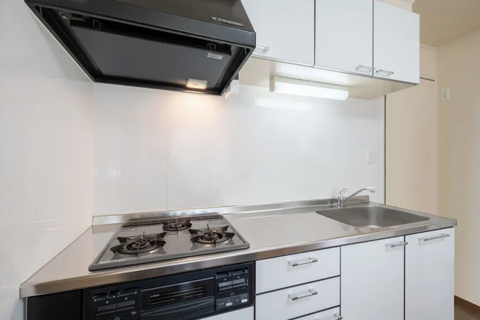 キッチン※画像は実際の室内写真および間取り図をもとに、CGにて再現した「空室リフォームイメージ」であり、実際とは多少異なります。