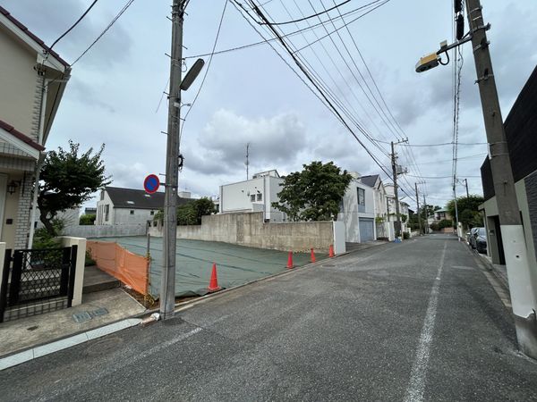 尾山台2丁目 土地 前面道路含む外観 尾山台2丁目 土地 前面道路含む外観