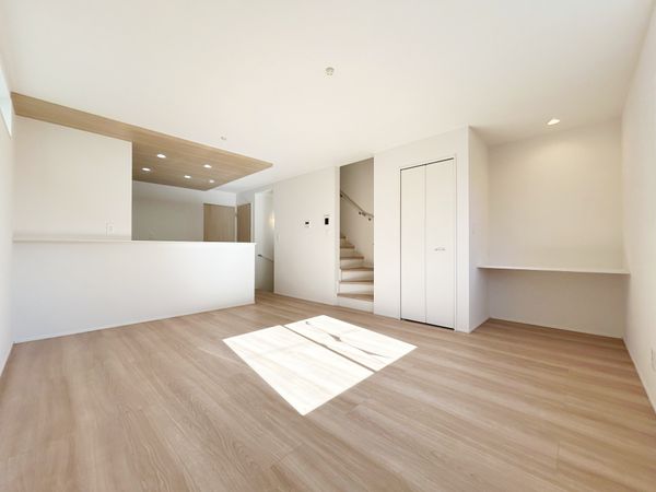 川口市本前川1丁目 新築戸建 5号棟 リビング