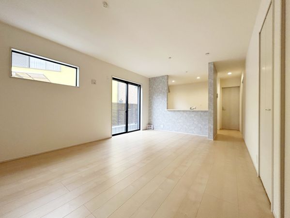 川口市上青木西1丁目 1号棟 リビング