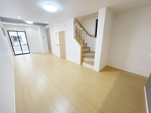 川口市芝宮根町 新築戸建 F号棟 リビング