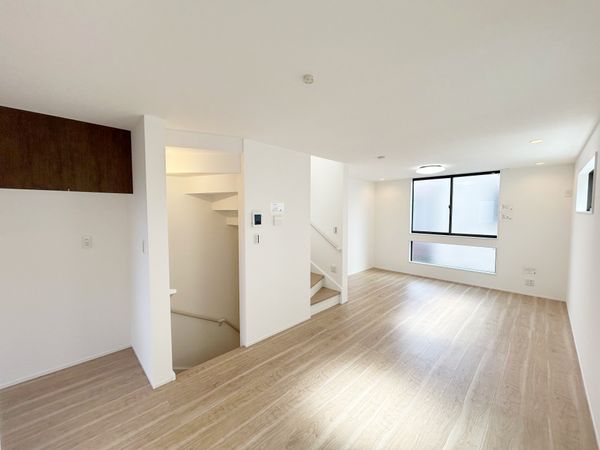 蕨市塚越3丁目 新築戸建 リビング