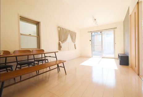 上青木西4丁目 戸建 リビング