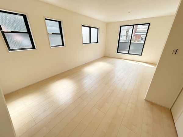 蕨市中央3丁目 1号棟 リビング 蕨市中央3丁目 1号棟 リビング