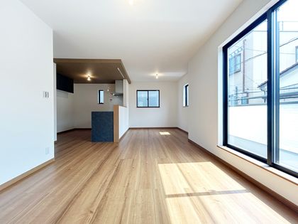 川口市芝下2丁目 新築戸建 リビング