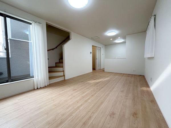 蕨市塚越3丁目 新築戸建 2号棟 リビング