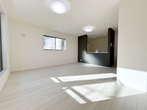 川口市上青木西3丁目 新築戸建 2号棟 リビング