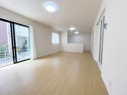 川口市芝1丁目 新築戸建 リビング