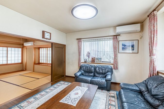 蕨市北町4丁目 リビング