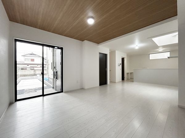 川口市上青木西5丁目 新築戸建 2号棟 リビング