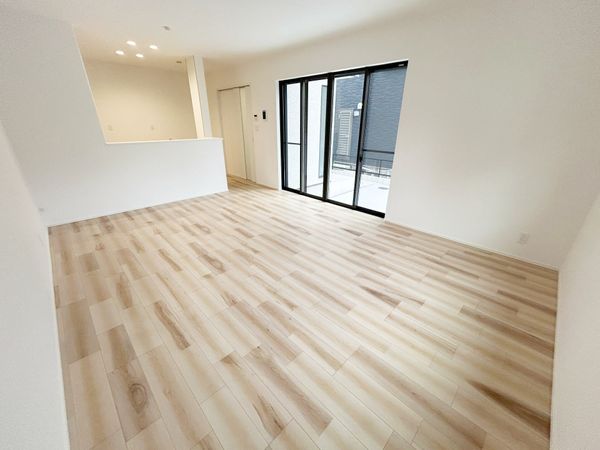 蕨市錦町4丁目 3号棟 リビング 蕨市錦町4丁目 3号棟 リビング