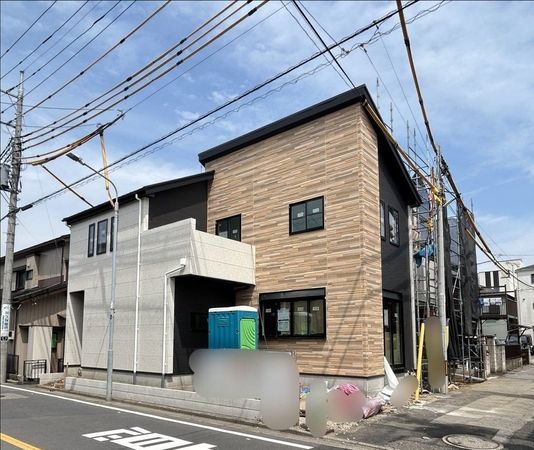 蕨市北町5丁目 新築戸建 1号棟 前面道路含む外観 蕨市北町5丁目 新築戸建 1号棟 前面道路含む外観