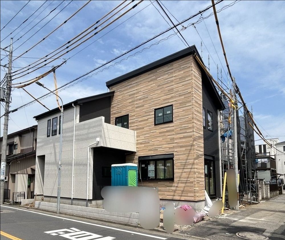 前面道路含む外観