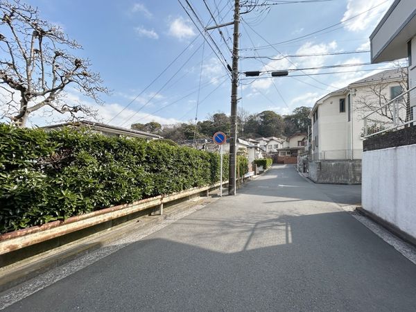 中区本牧満坂(土地) 前面道路含む外観 中区本牧満坂(土地) 前面道路含む外観