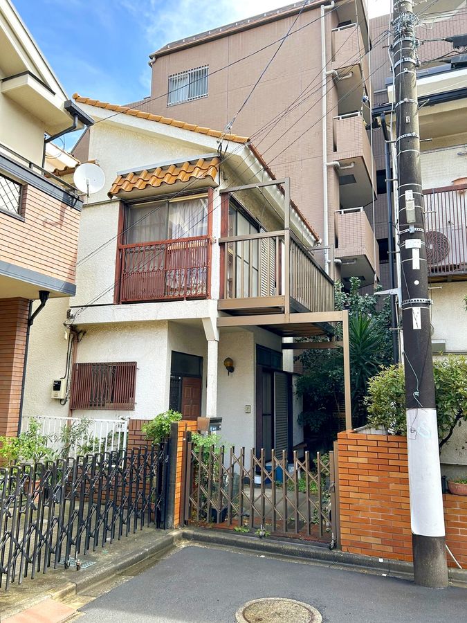 前面道路含む外観