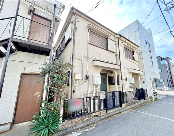 【現地外観写真】徒歩圏内に、公園があります。利便性がありながら、自然を身近に感じることのできるロケーションです。