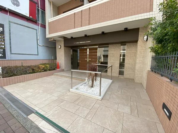 エントランス外観