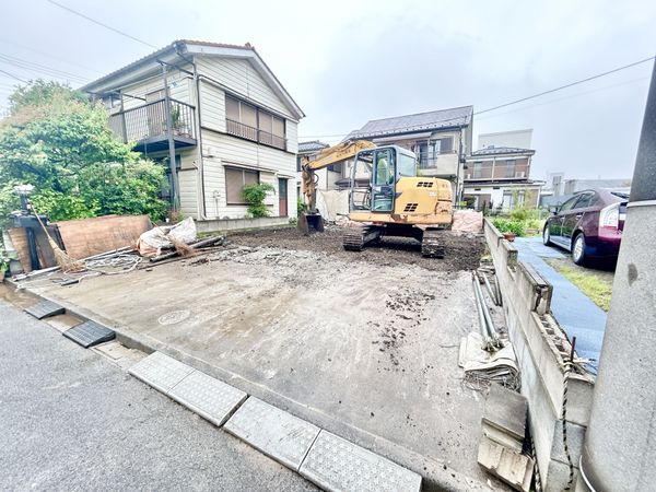 前面道路含む外観