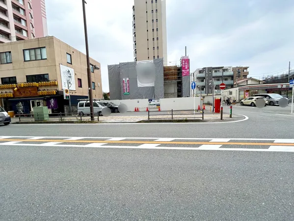 　〇 現地写真（現況：駐車場および隣接地に賃貸中）令和7年7月撮影　○ 横浜線・相模線・京王相模原線　「橋本」駅　徒歩４分の好立地