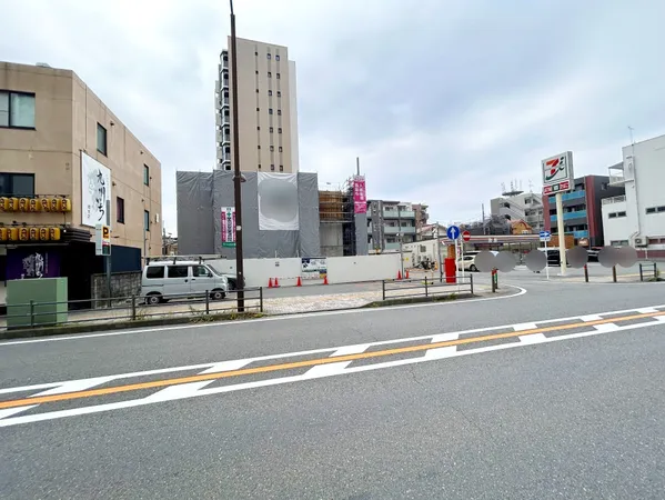 　〇 現地写真（現況：駐車場および隣接地に賃貸中）　令和7年7月撮影　○ 横浜線・相模線・京王相模原線　「橋本」駅　徒歩４分の好立地