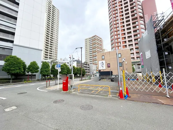 　〇 現地写真（現況：駐車場および隣接地に賃貸中）　令和7年7月撮影　○ 横浜線・相模線・京王相模原線　「橋本」駅　徒歩４分の好立地