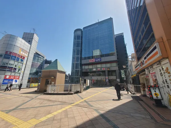 徒歩16分。