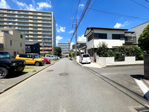 前面道路含む外観