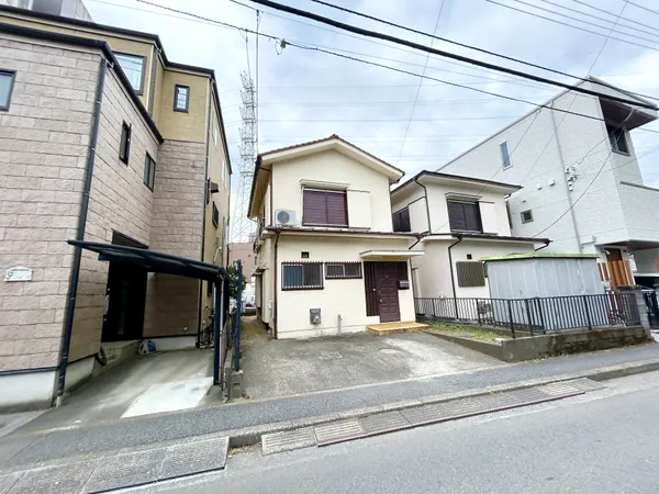 建蔽率／容積率：８０％／２００％３階建ての建築も可