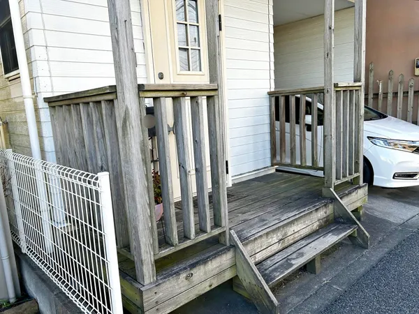 アメリカンテイストなウッドデッキが雰囲気にぴったり