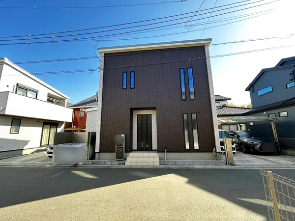 令和4年築の築浅戸建