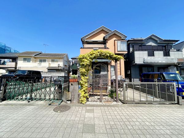 緑区大山町 戸建 前面道路含む外観