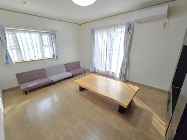 緑区下九沢 戸建 リビング