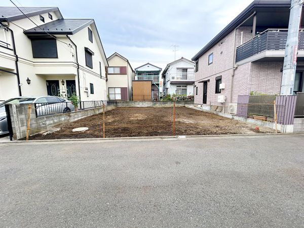 中央区陽光台4丁目 新築戸建 前面道路含む外観
