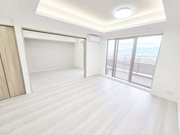 オラリオンサイト三番館 リビング オラリオンサイト三番館 リビング