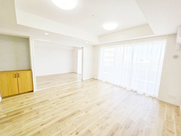 オラリオンサイト 三番館 リビング