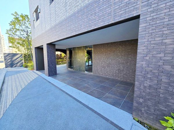 レ・ジェイドシティ橋本Ⅰ エントランス