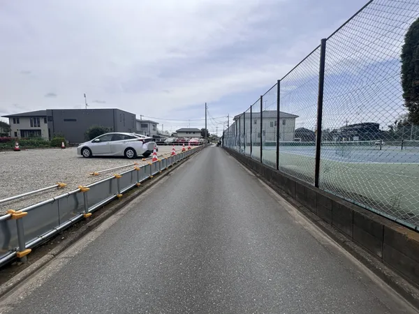 東側道路