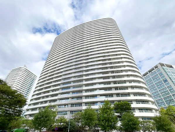 【現地外観写真】大切なペットと一緒に暮らせるペット飼育が可能なマンションです(飼育細則あり)。