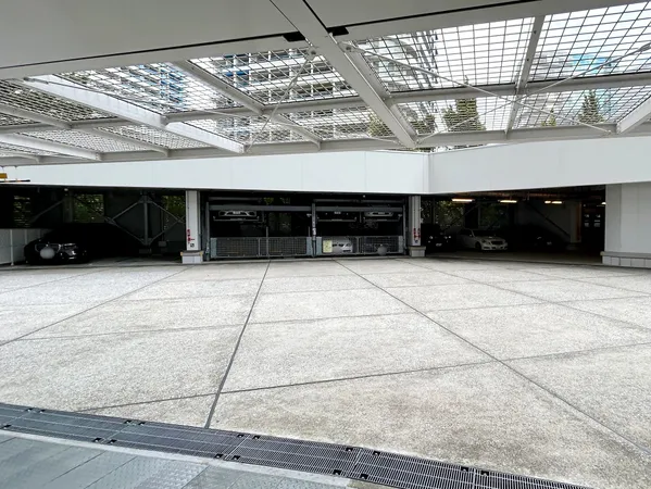 【駐車場】防犯性の高い敷地内駐車場です。空き状況・料金など詳細についてはお問い合わせください。