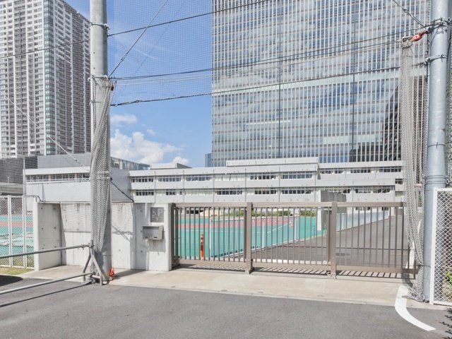 横浜市立みなとみらい本町小学校（約550ｍ）