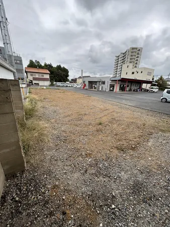 店舗・事務所用地、建築条件付売地ではございません。