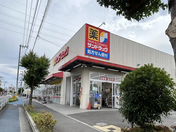 徒歩7分。